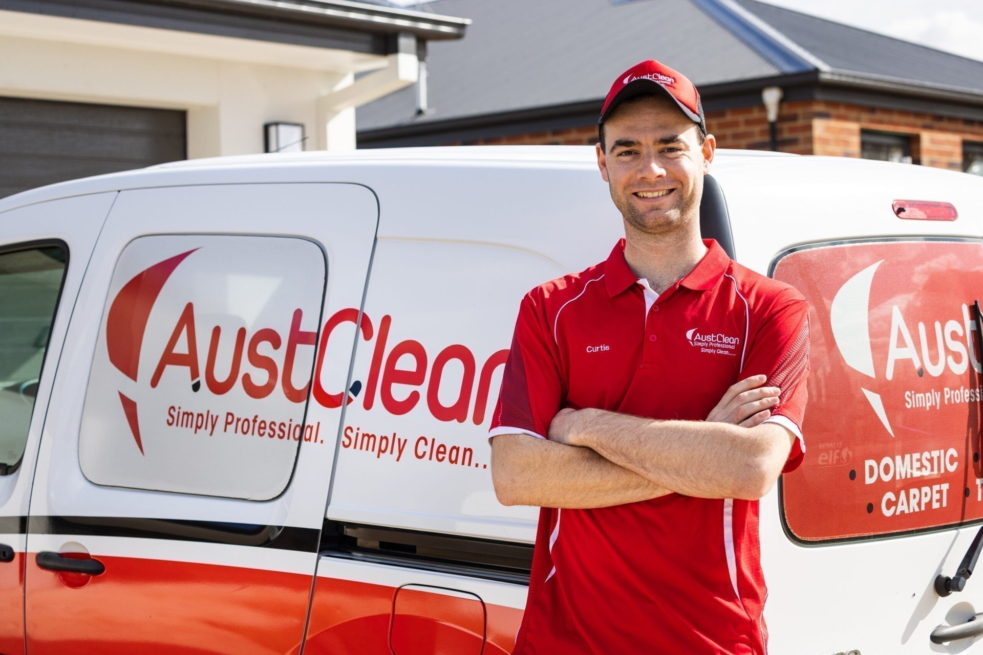Bendigo South Cleaning Services 27 AustClean Bendigo South professional with service van at residential property – expert cleaning services in Bendigo South, Victoria.